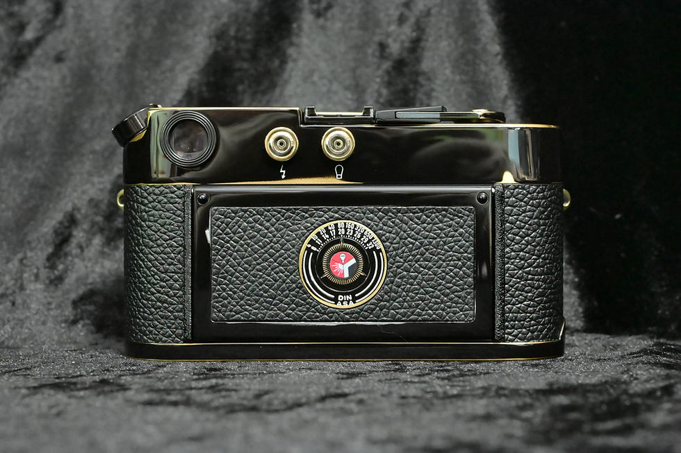 Miniature : Leica　M4　カスタムオーダー　超光沢ピアノブラックウェザリング仕上げ　フルレストアサービス