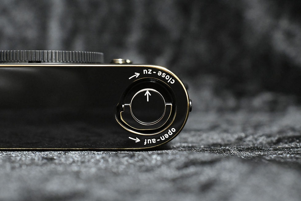 サムネイル： Leica M3 Third type Restored products / Ultra-gloss piano black weathered finish