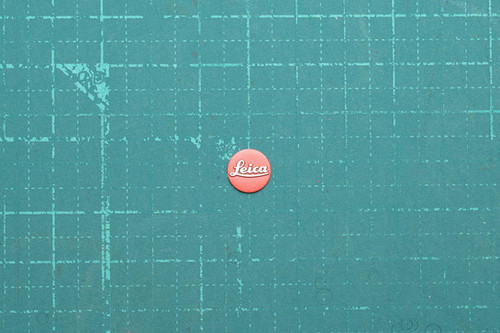 Leica M型 純正ロゴマークバッチ リペイントサービス | 復刻堂