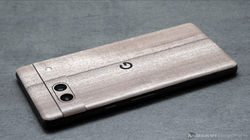 9Skin Google Pixel 7A Classic Wood 02.jpg