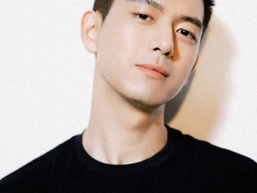 Li Xian shows new haircut