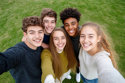 friends-selfie-9129598_1280.jpg