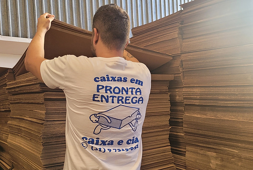 chapa de papelão caixa e cia embalagens camiseta BH