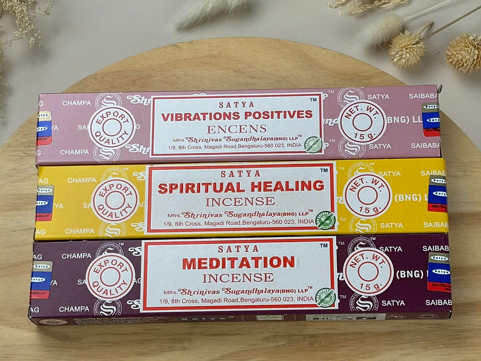 Kit encens satya composé de boite d'encens positive vibes, spiritual healing et méditation sur un plateau en bois