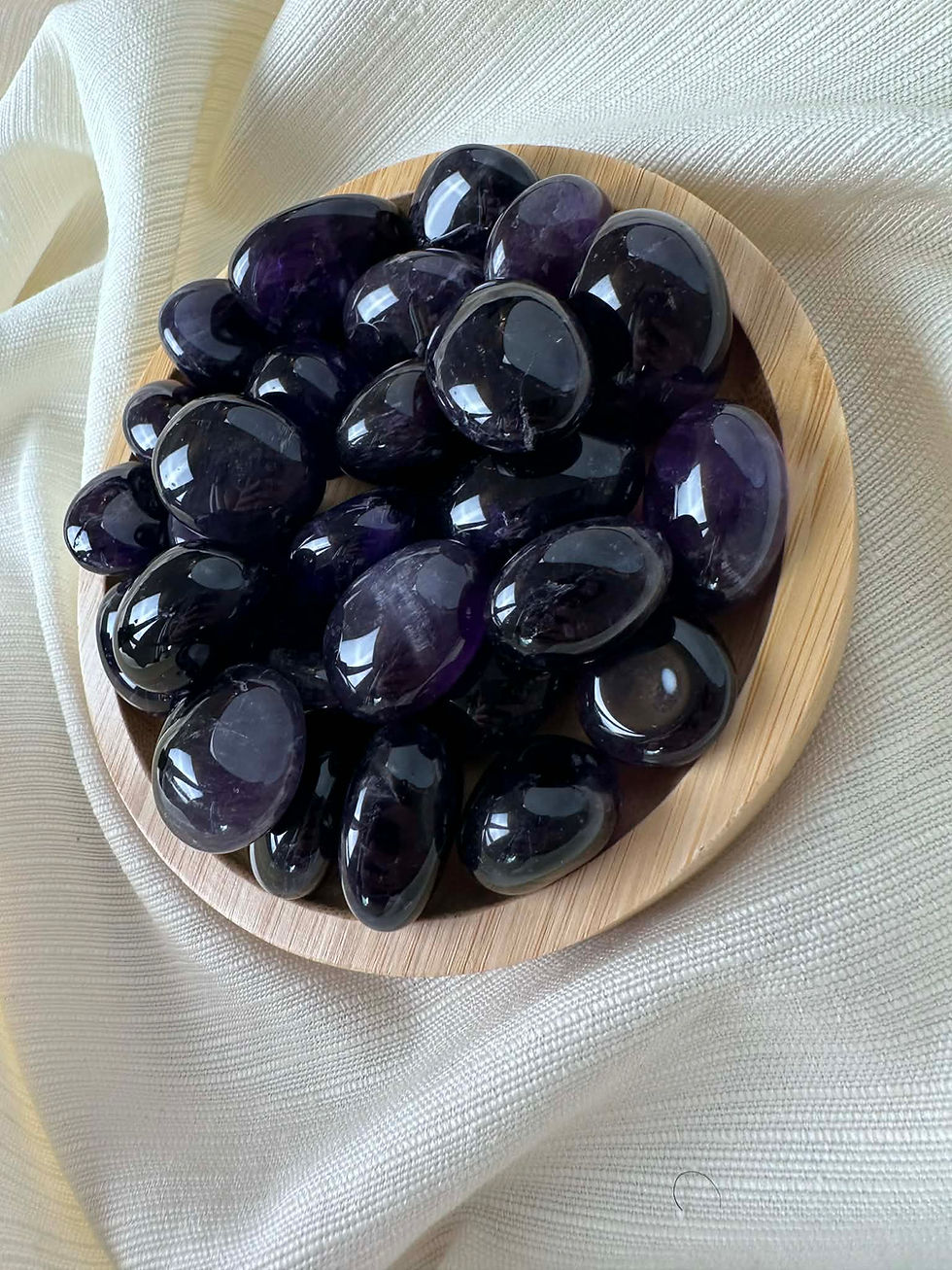 Miniature : Améthyste pierre roulée dans un bol en bois