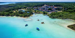 BACALAR hôtel abandonné vue de drone