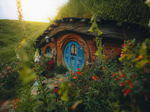Hobbiton Movie Set - Hamilton
