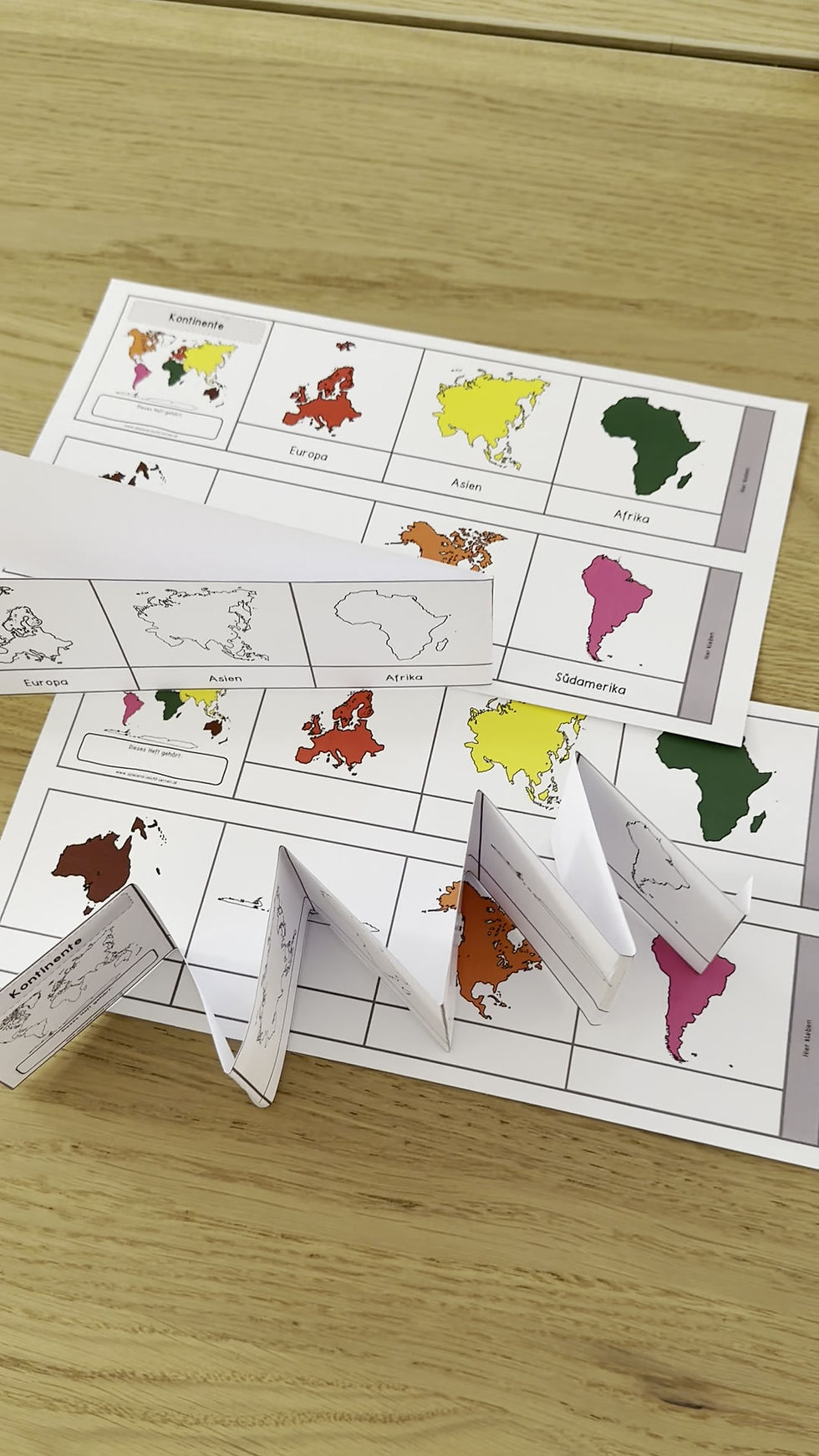 Miniaturbild: Kontinente – Leporello (in Farbe und s/w zweifachdiff.)