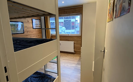 Chambre lits à 3 étages