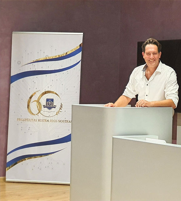 פרופ אריאל פוקס מרצה בפקולטה לבריאות הציבור של אוניברסיטת וארנה