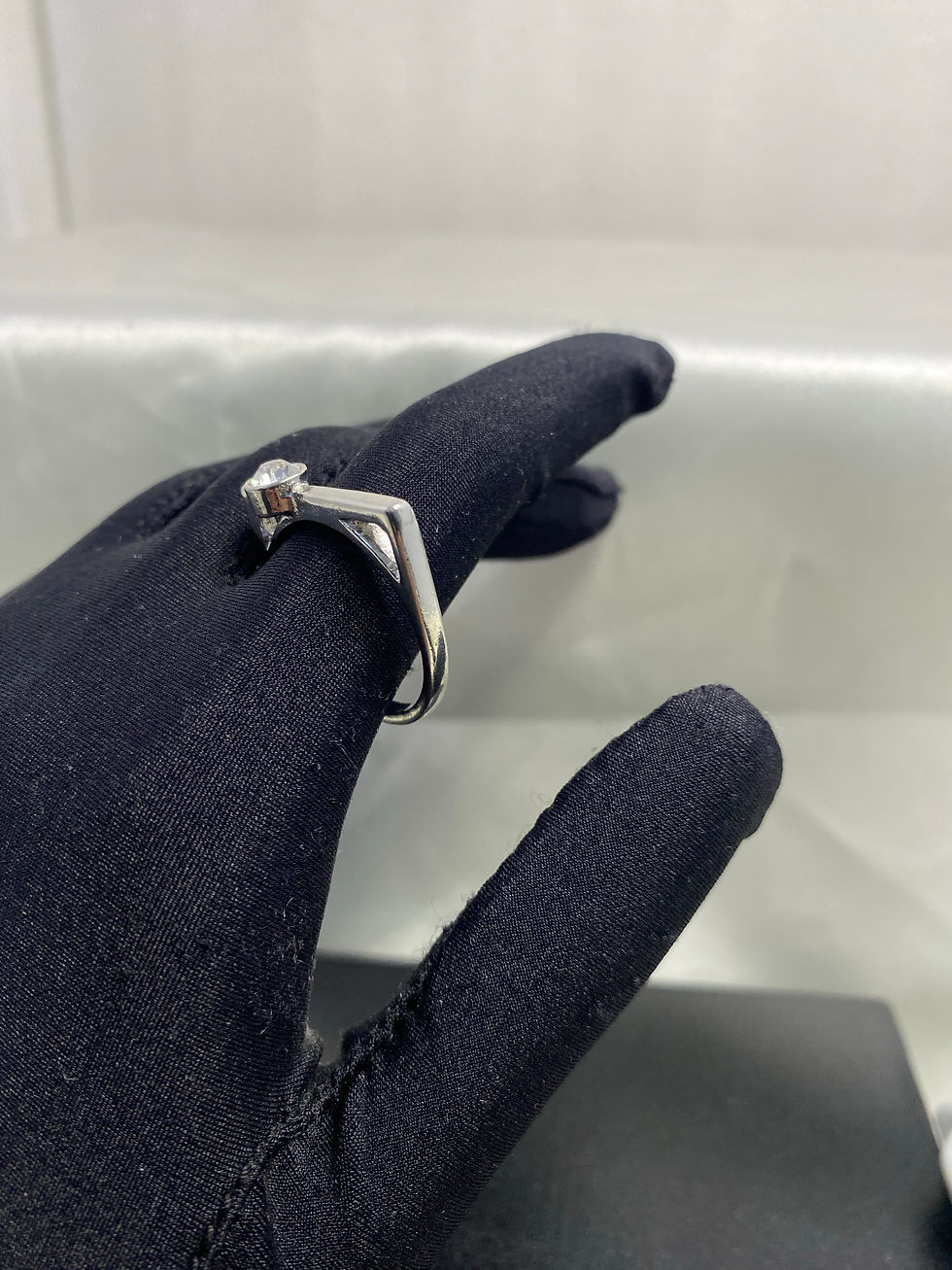 Thumbnail: Geometric Crystal Solitaire Ring – Contemporary Minimalist Jewelry