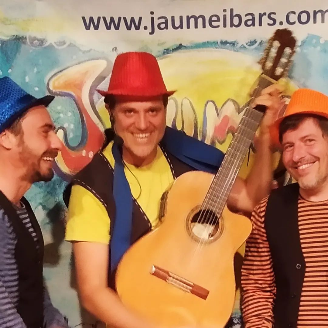 Els Trastos Band de festa. Espectacle d'animació infantil per tots els públics enèrgic, alegre i molts participatiu