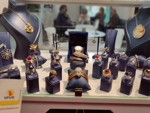 الذهب في إسطنبول يرتفع بسبب ندرة المعروض