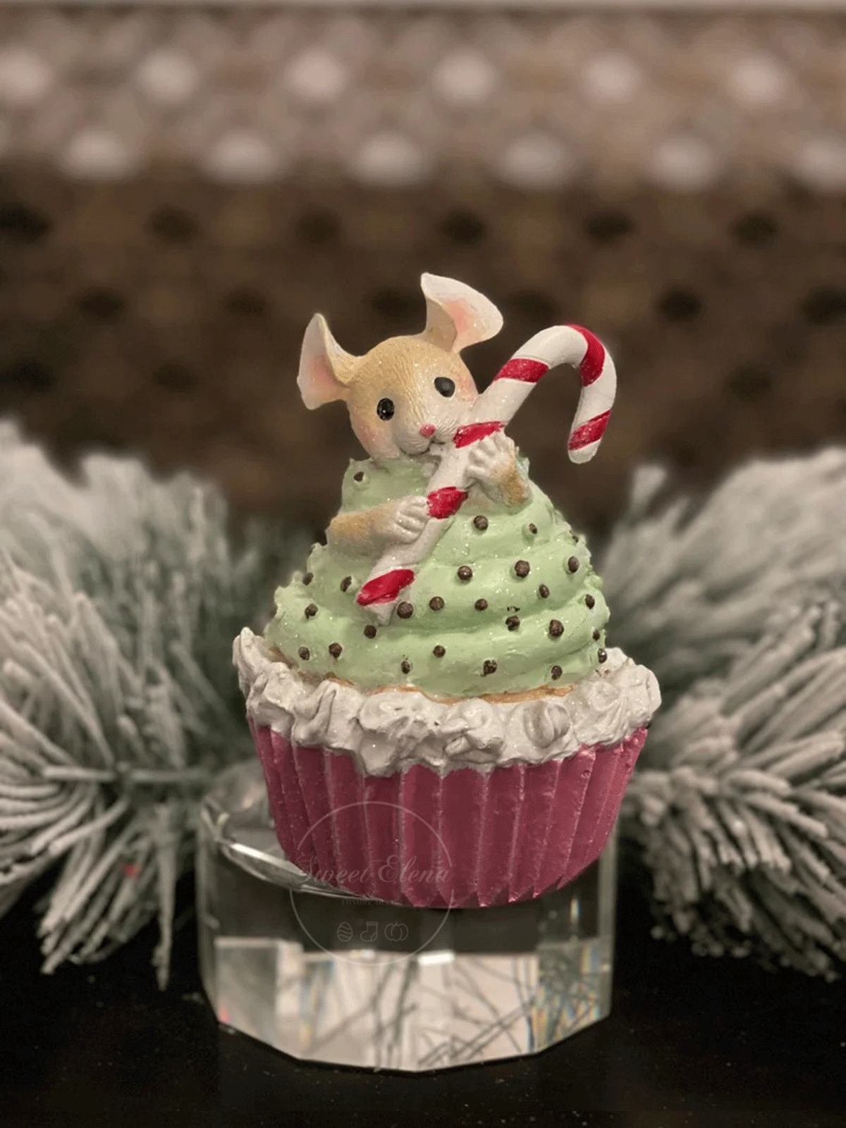 6-cupcake-with-mouse-resin.-SET-OF-3.-2