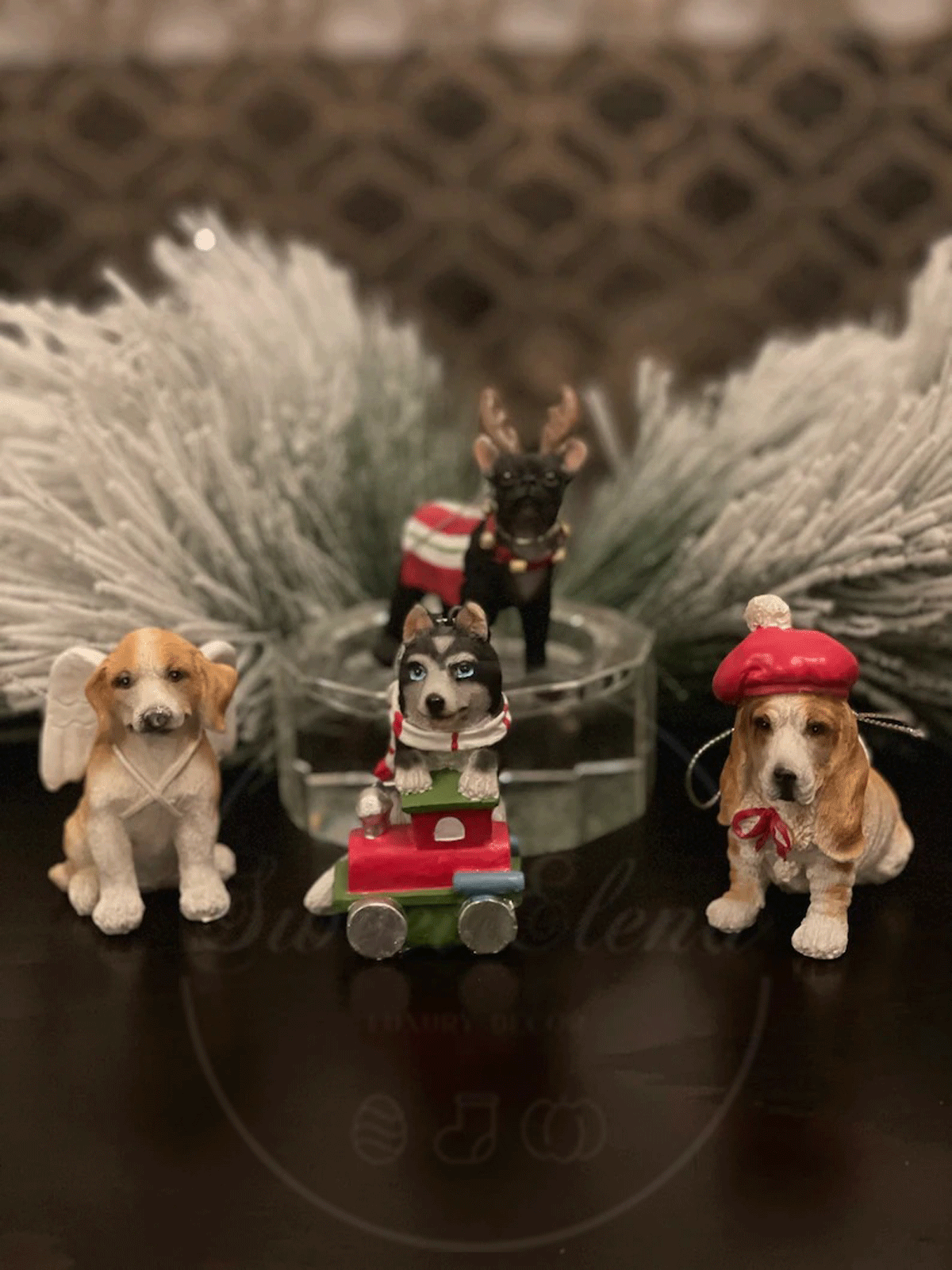 3.5-resin-dapper-chistmas-dog-ornament.-Set-of-4-dogs.-6
