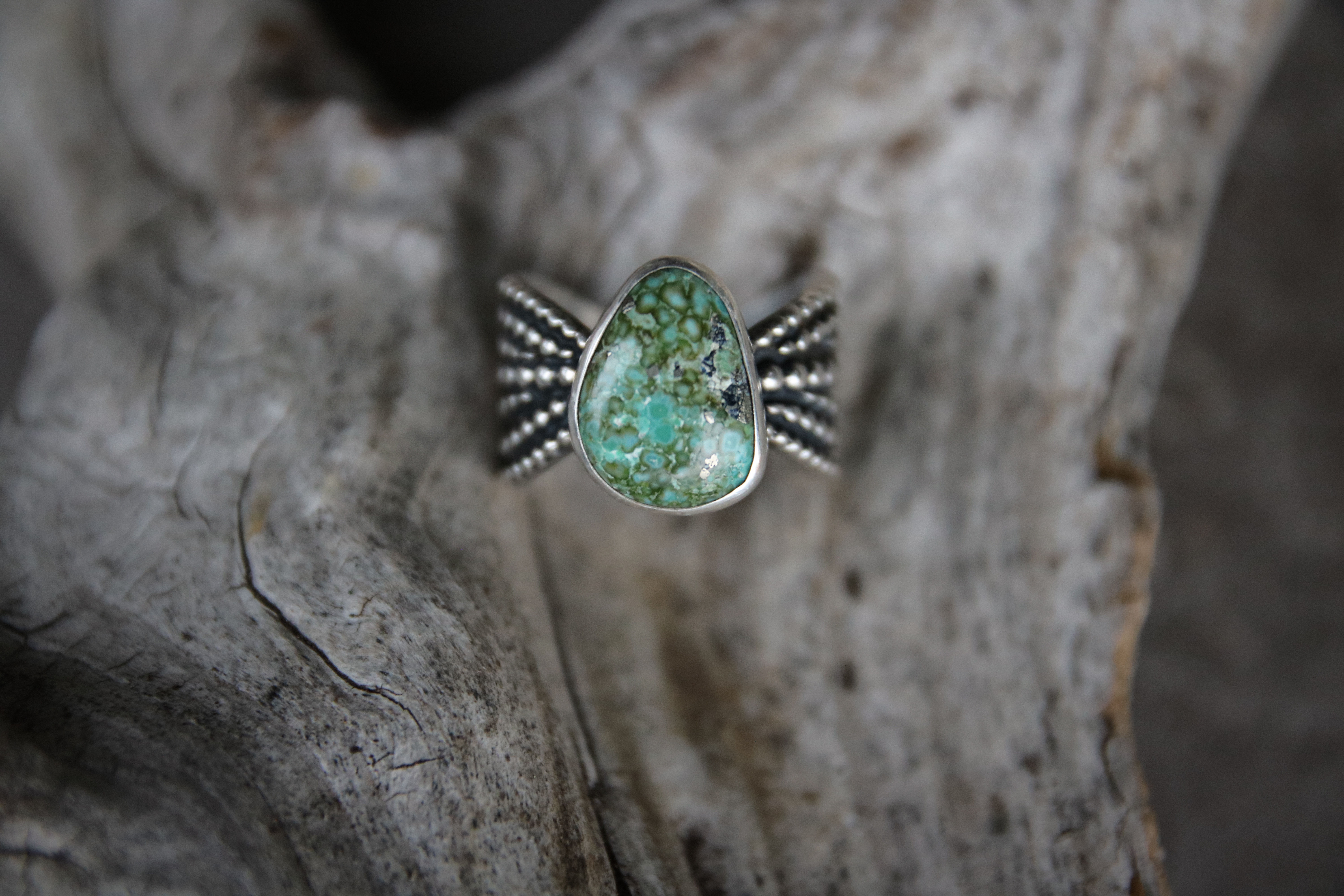 Grösse 7.75 • Beaded Goddess Ring (Sonoran Gold Türkis)
