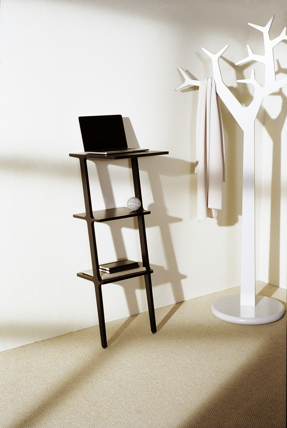 Libri Standing Table