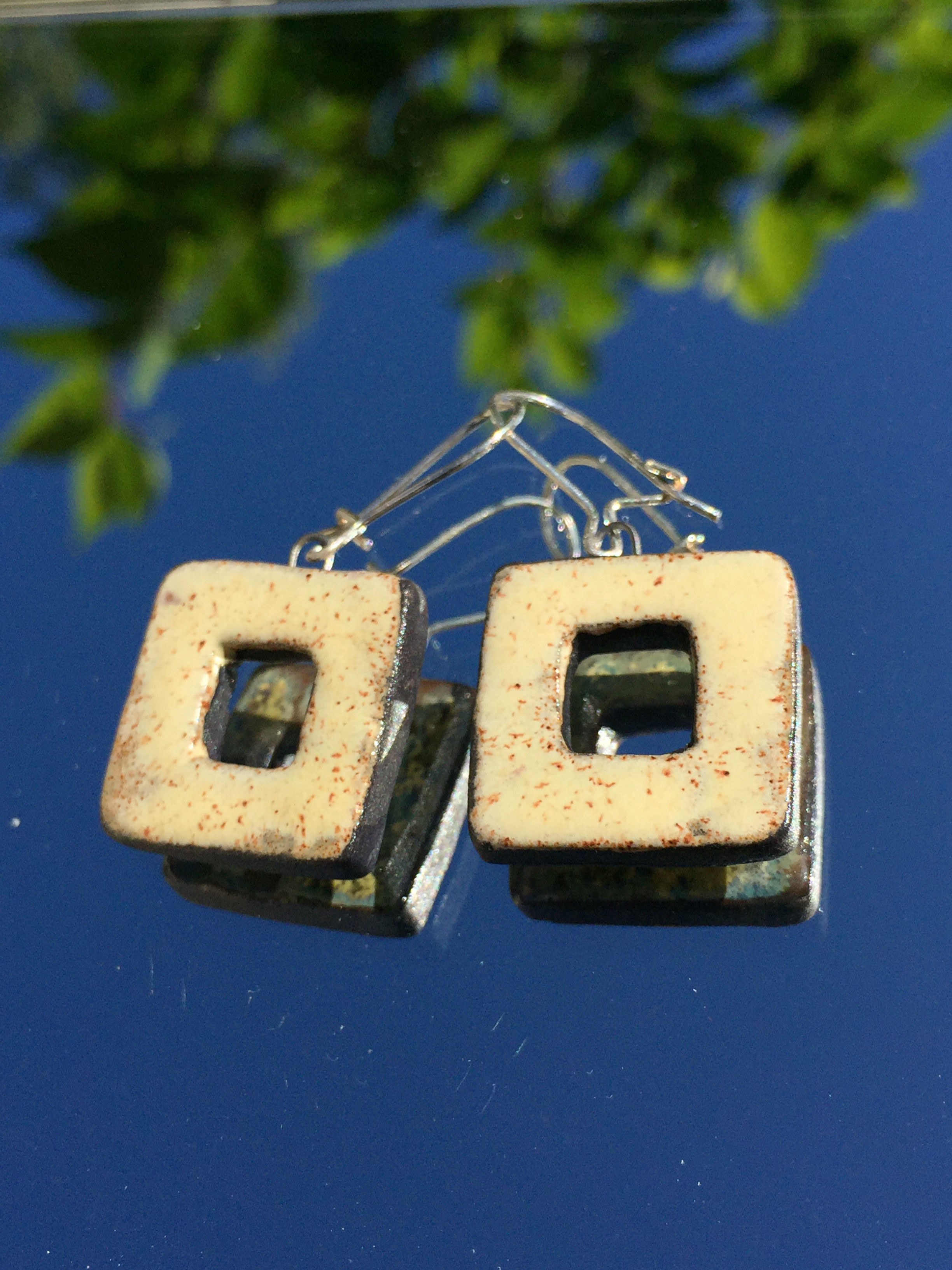 Orecchini quadrati, vaniglia / lichene verdastro