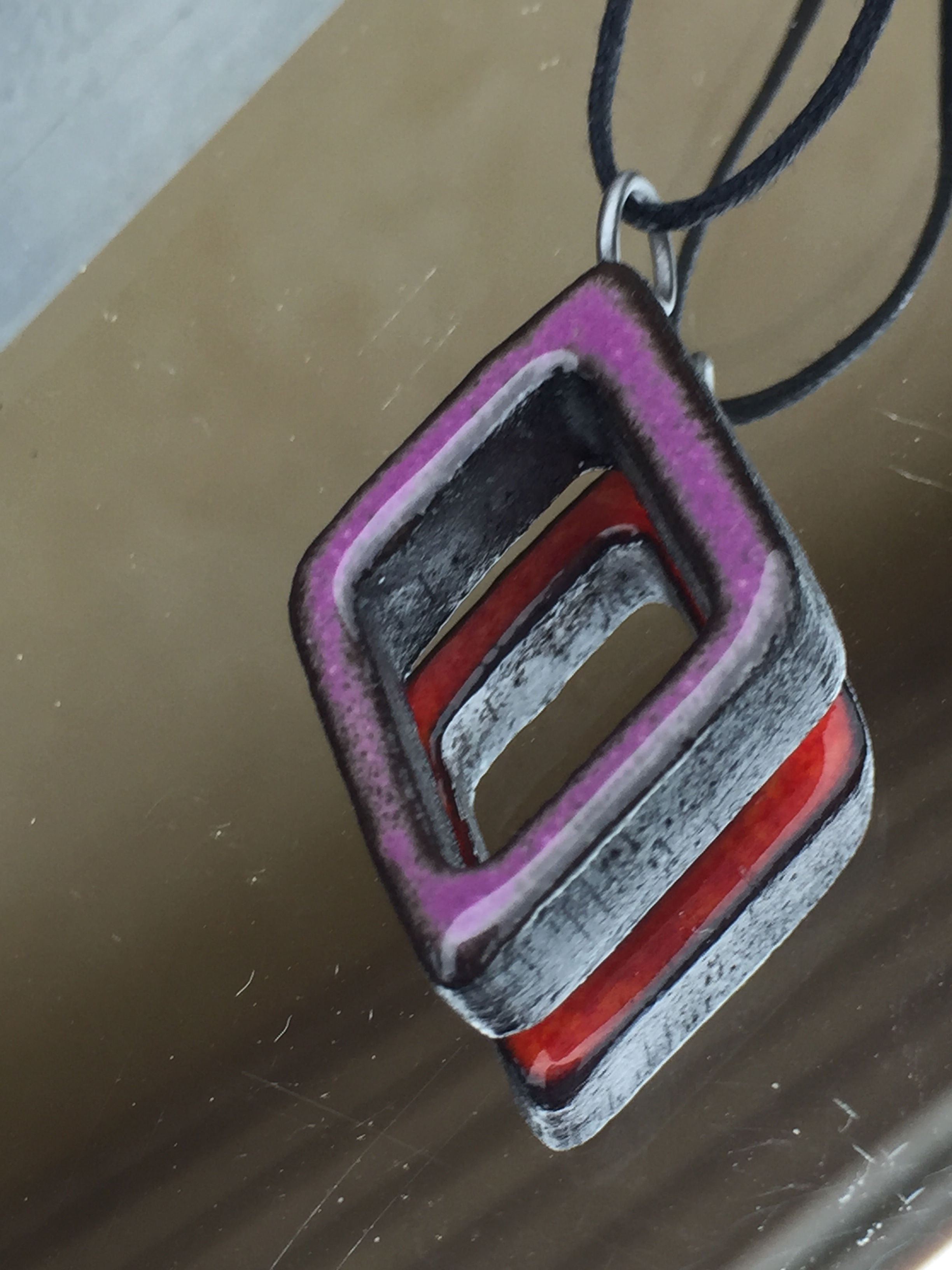 Salmiakki ring pendant, red / purple