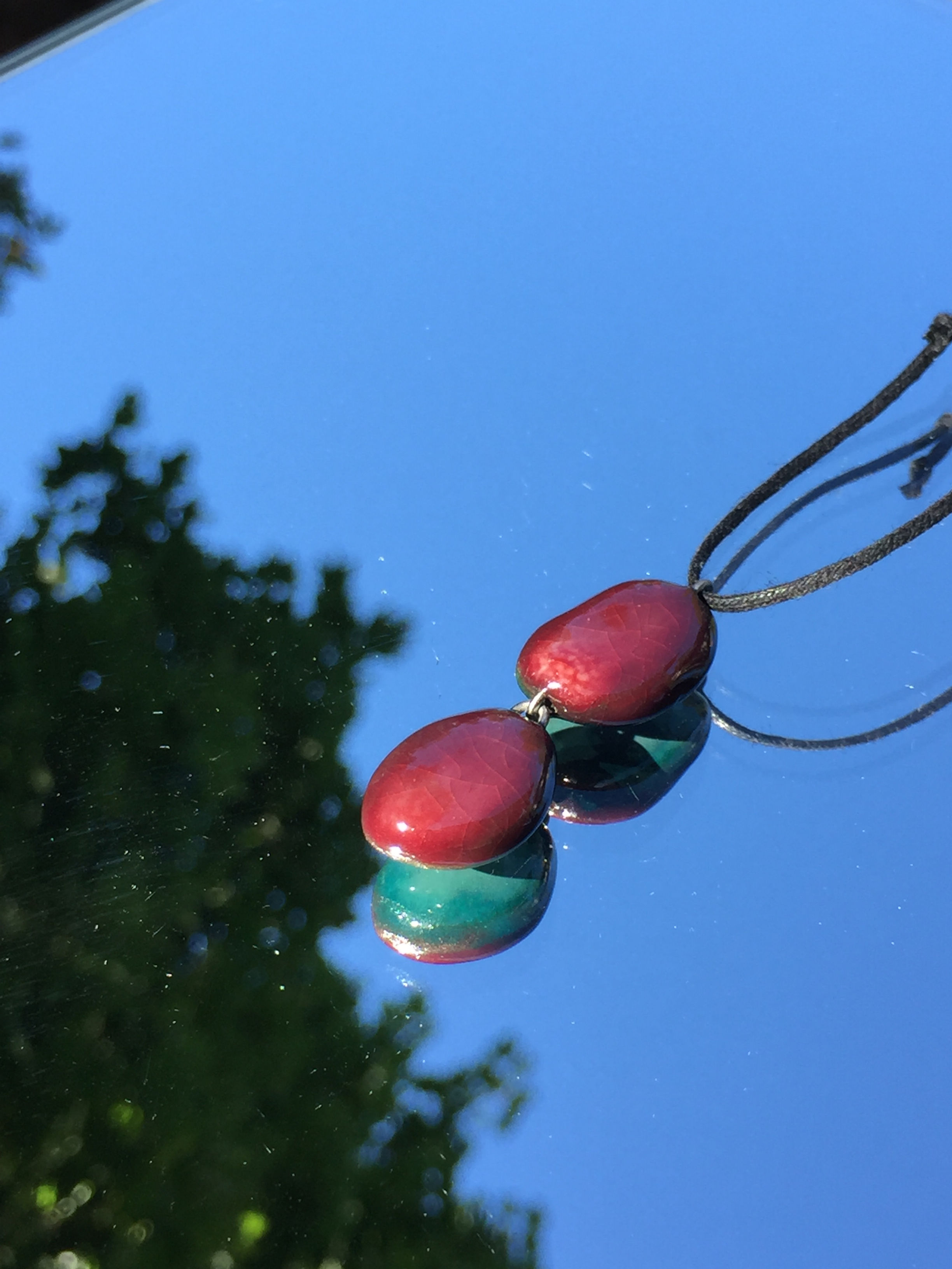 Pisara-riipus, kaksiosainen, viininpunainen/petroli