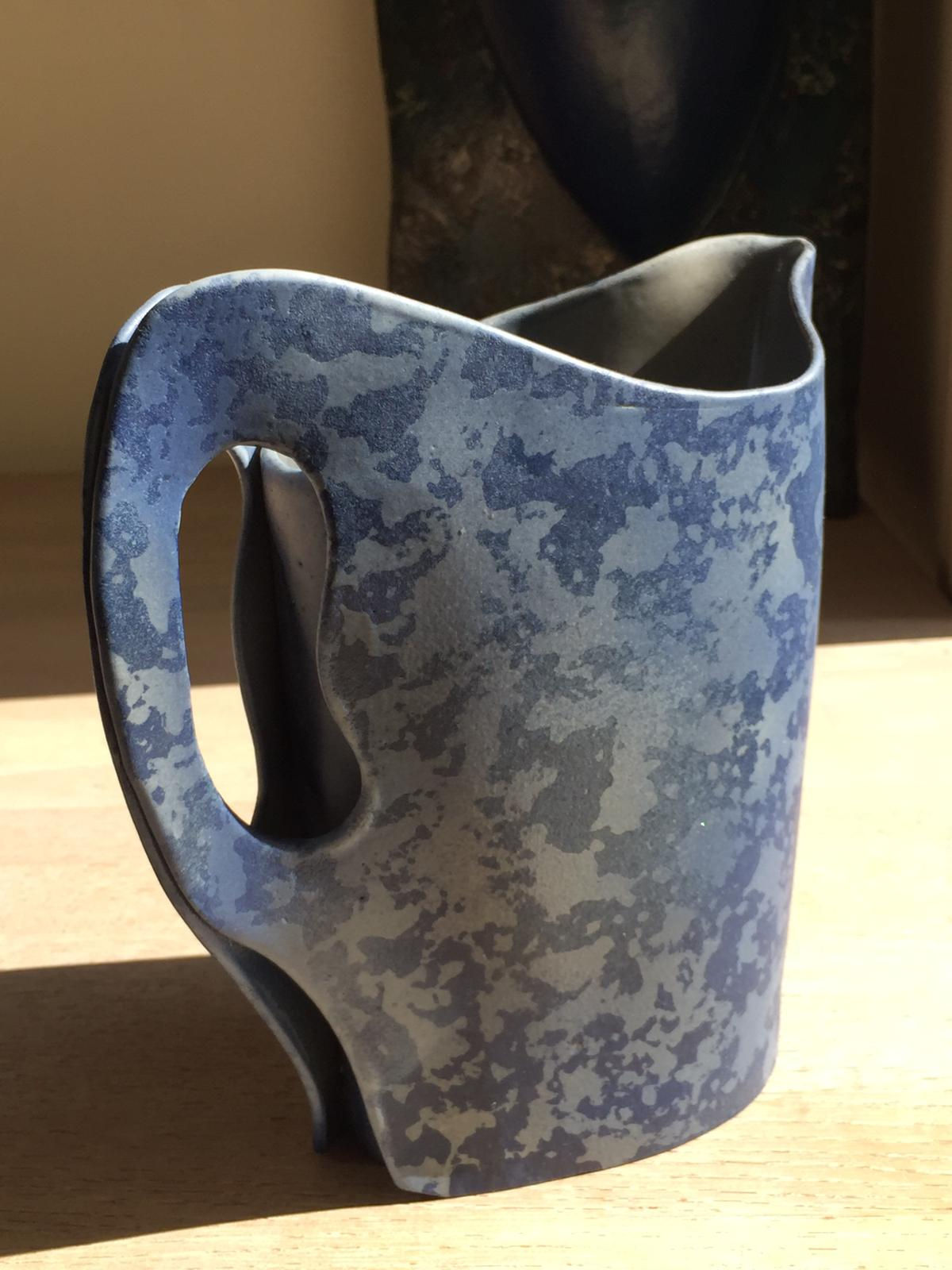 Kuunteleva Ystävä -kannu