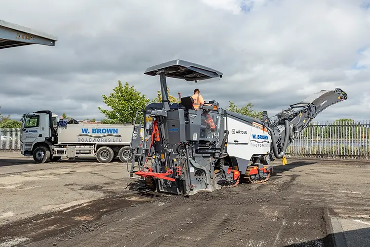 Road planer