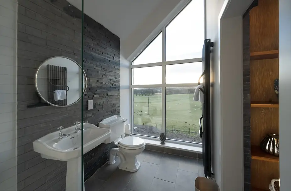 The Old Farmhouse bathroom