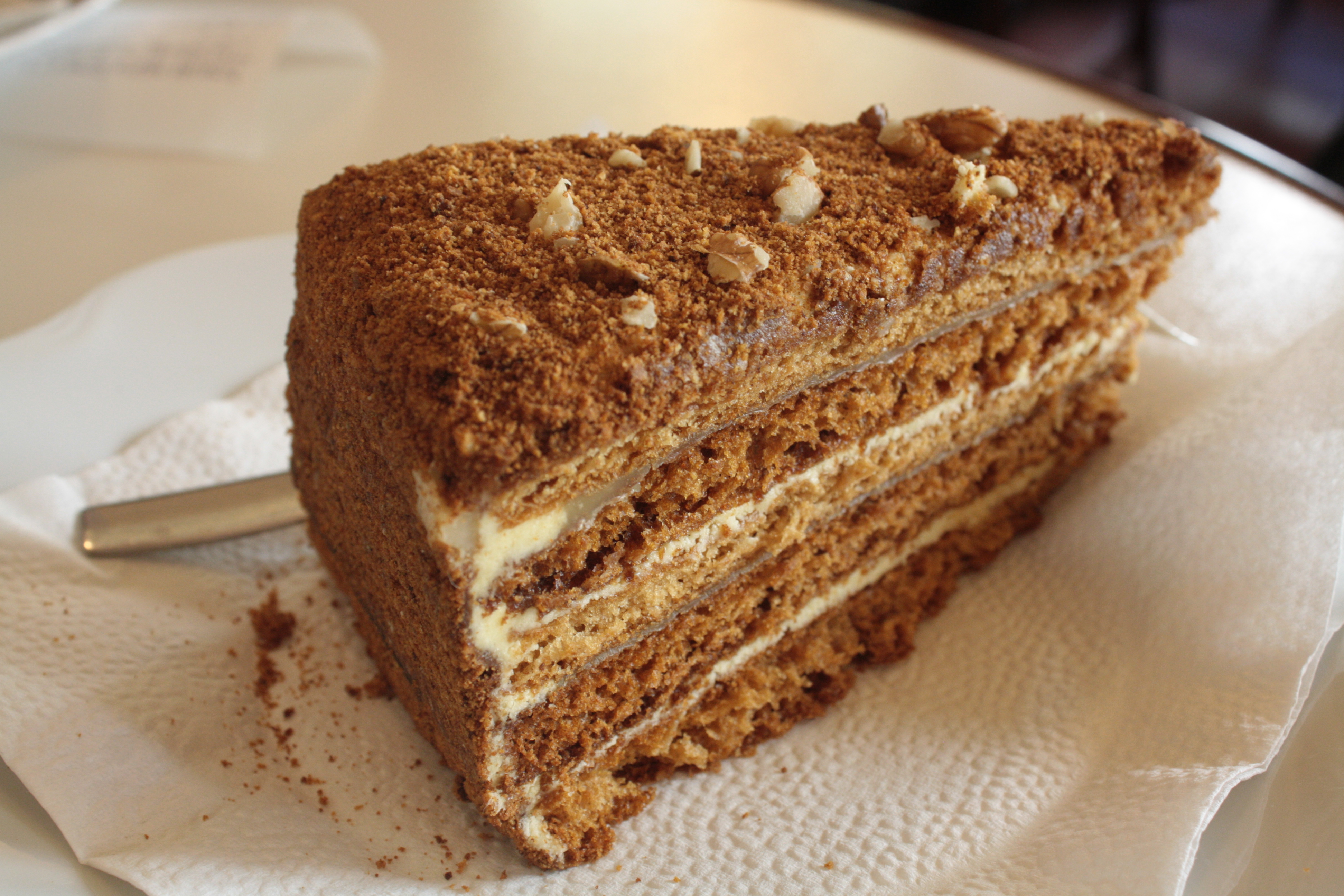 EAT: MEDOVNIK