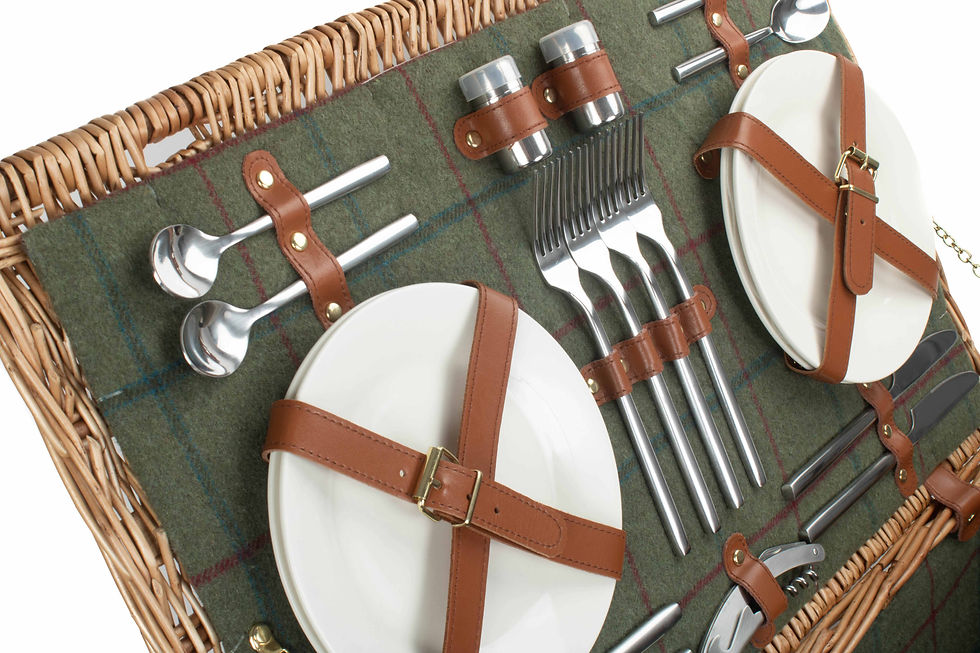 Thumbnail: Deluxe Green Tweed 4 Person Willow Picnic Hamper