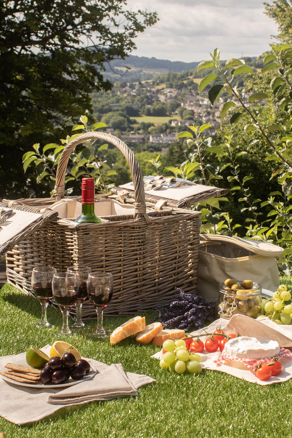 Thumbnail: The Richmond Antique Wash Lidded 4 Person Fitted Willow Hamper