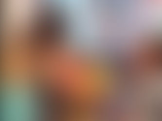 Em protesto, mulher compra obra de Romero Britto e quebra na frente do pintor; veja vídeo