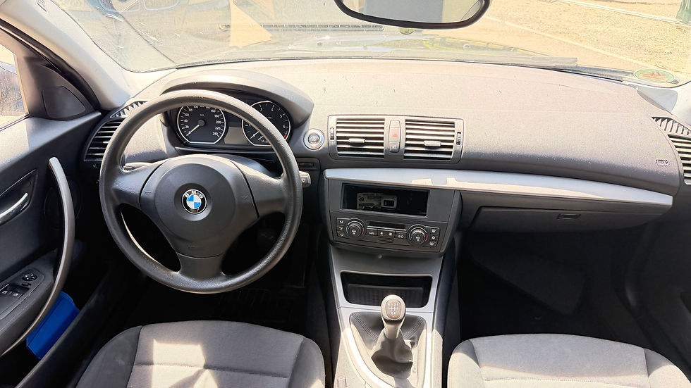 Miniature : BMW SERIE 1 E87 116i 115 ch BERLINE 5 PORTES - SAPHIRSCHWARZ METALLISE - TOIT OU