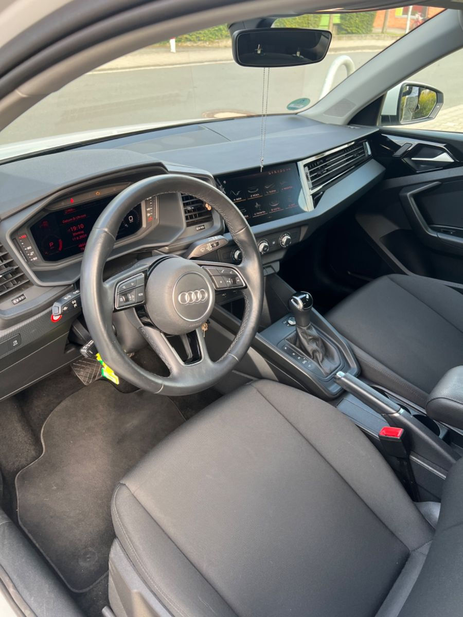 Miniature : AUDI A1 30 TFSi S-TRONIC SPORTBACK 110 ch - 1 ERE MIAN - AIDE À LA CONDUIT