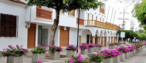 Callejón de Mahoma, entrada principal al Hotel Boutique Lujo. Zona histórica y segura de Valledupar.