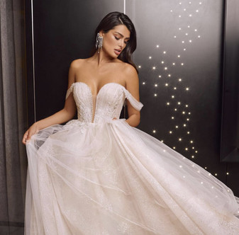 Brautkelid A-line Korsagenkleid mit Schnürung.jpeg