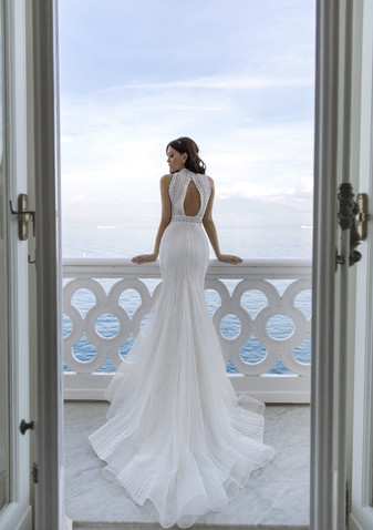 Luce Sposa mermaid und Klöppelspitze lange Schleppe.jpeg