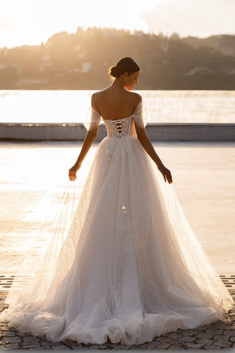 Brautkeid Korsagenkleid mit schnürung .jpeg