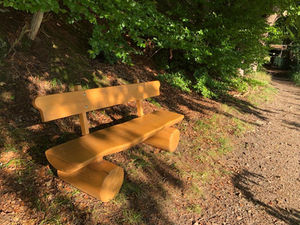 Bänke am Campingplatz