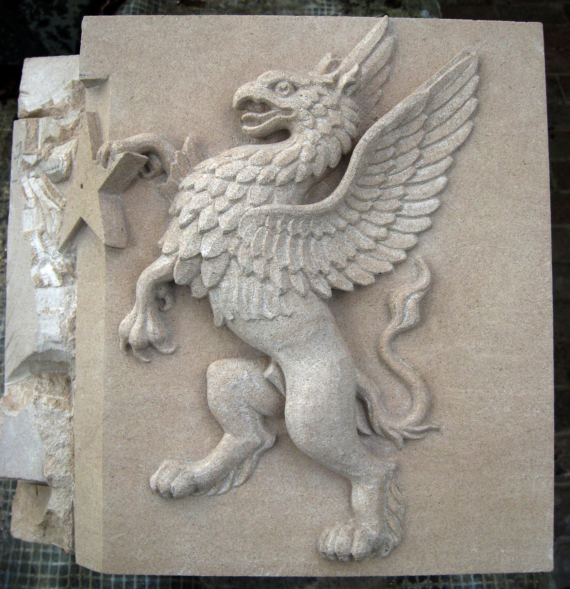 4 x double corner Griffins