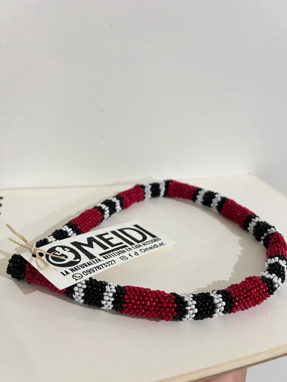 Miniatura: Collares Inspirados en Patrones de Serpientes