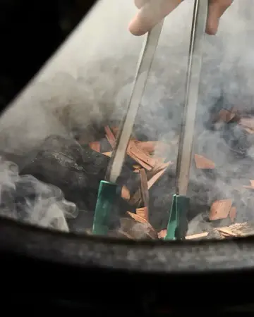 Thumbnail: Big Green Egg XL with Nest