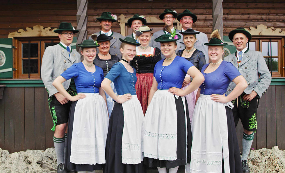 Raiffeisenbank Holzkirchen aus der Luft. Die Szene ist Teil eines Corporate Videos.