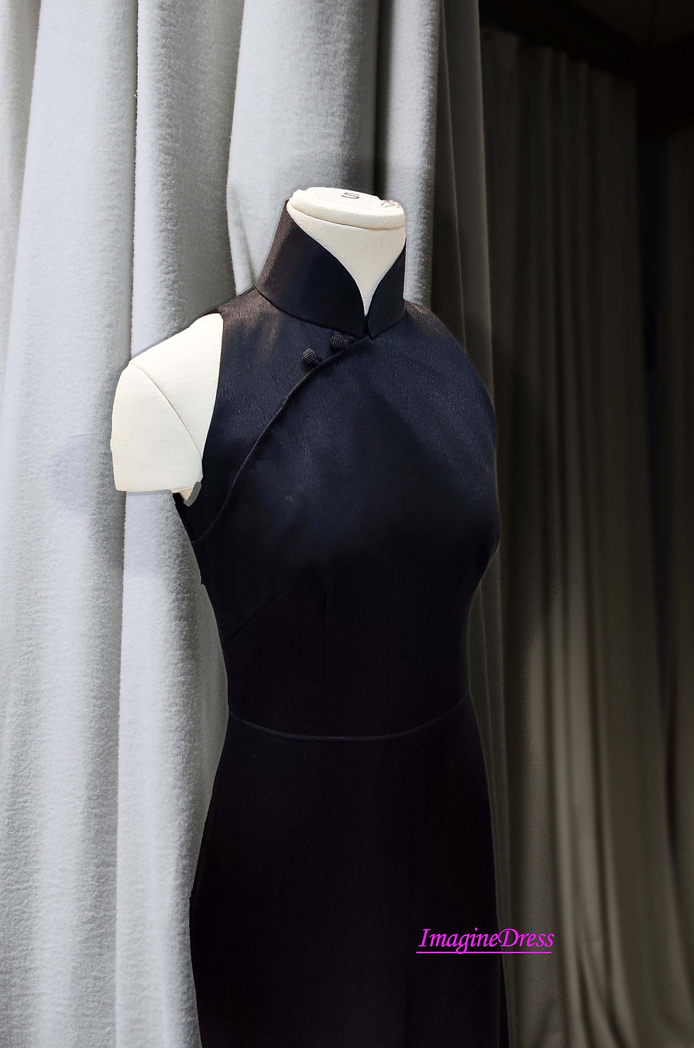 Thumbnail: "Midnight Caress" Formal Gown (緞面鑲毛晚禮服)