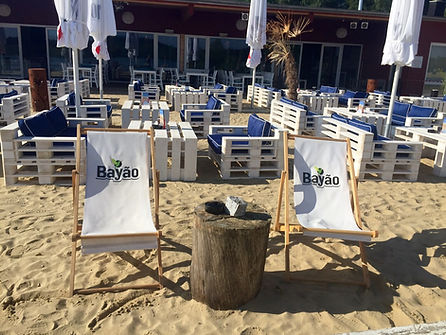 Strand Außenbereich Biergarten Terasse Treibsand