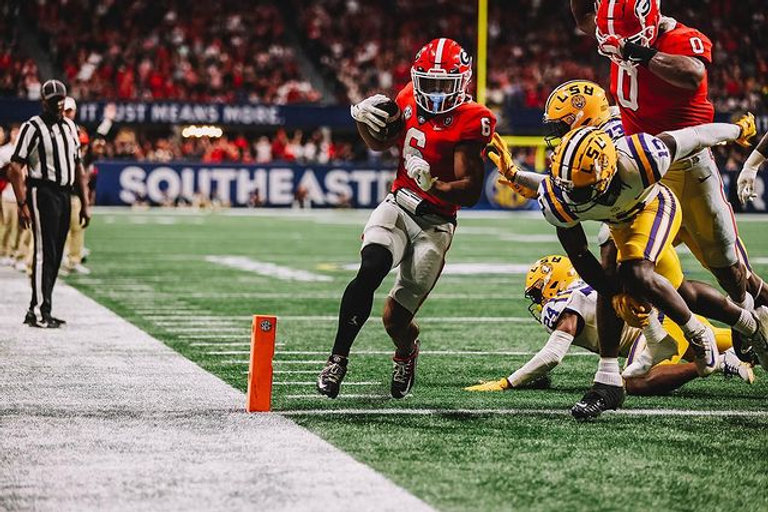 caps off undefeated regular season with SEC title win over LSU