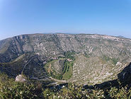 1024px-Cirque_de_Navacelles_Hérault_le_L