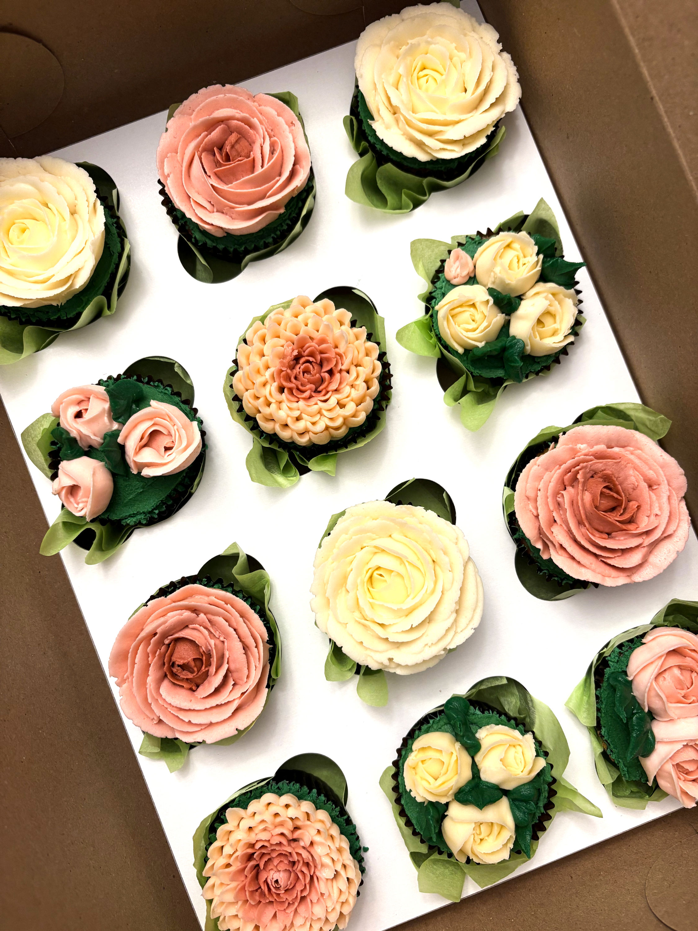 Floral Bouquet Cupcake Decorating at Studio Mooi