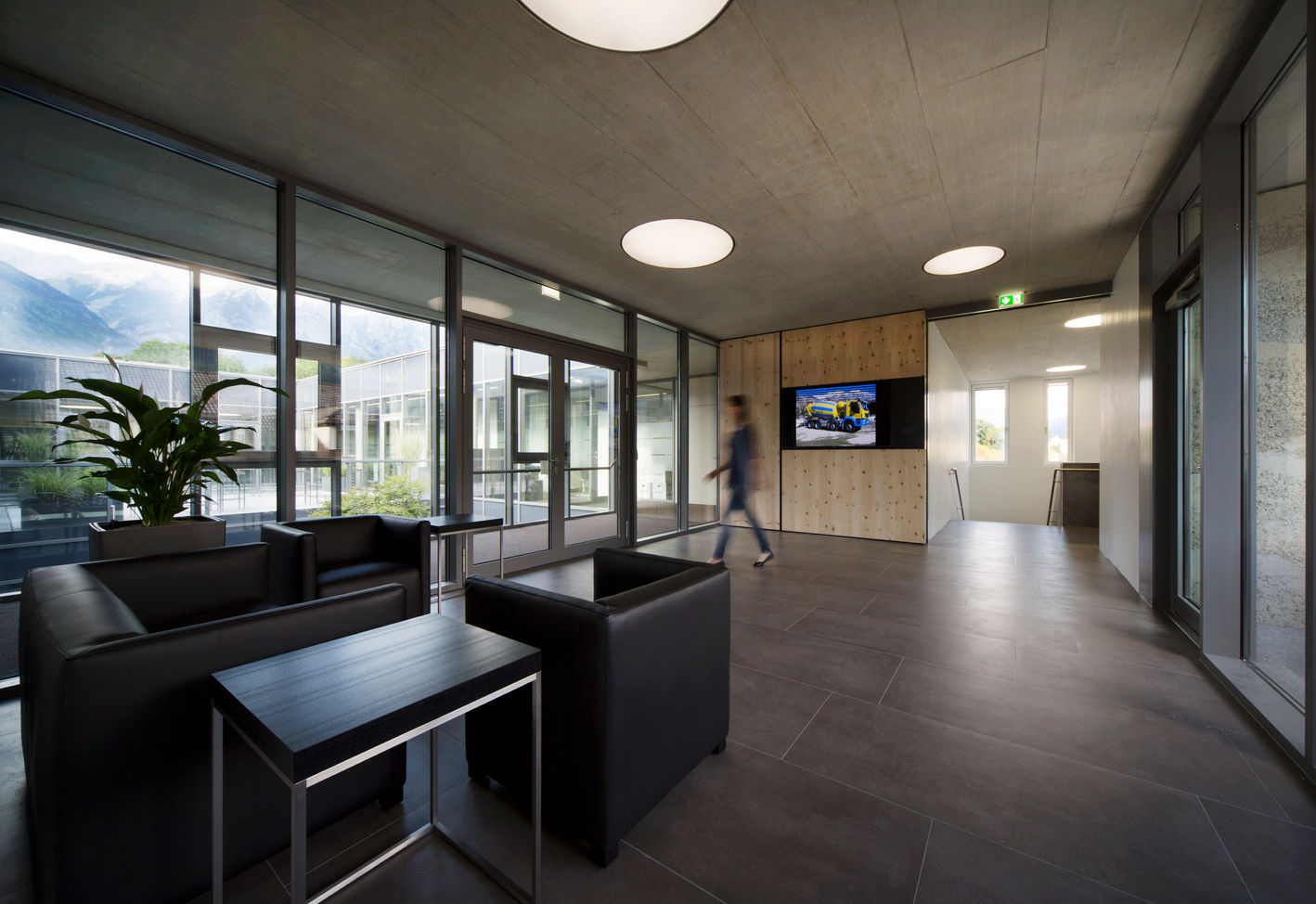 Hallhaus | Hall in Tirol | ROECK Architekten | Innsbruck | Architekt Fröschl Hall | Architekt Innsbruck | Sichtbetonfassade | Stampfbeton | Architekt Beton