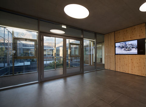 Hallhaus | Hall in Tirol | ROECK Architekten | Innsbruck | Architekt Fröschl Hall | Architekt Innsbruck | Sichtbetonfassade | Stampfbeton | Architekt Beton
