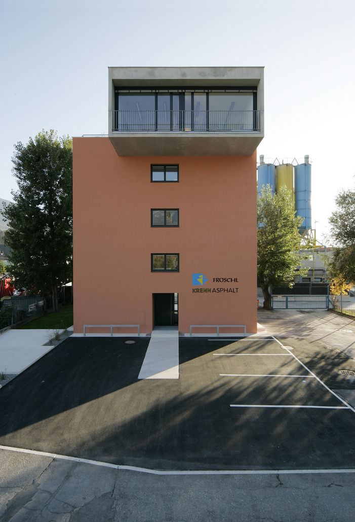 Bürogebäude Fröschl Krenn | ROECK Architekten | Innsbruck | Architekt Innsbruck | Architekturbüro Innsbruck | Architekt Bürogebäude | Bürogebäude Innsbruck | Sichtbeton 